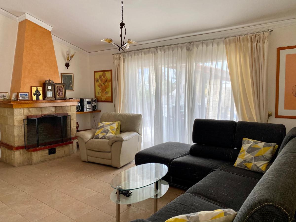 6 Bdr Villa With Tennis Court Paphos Exteriér fotografie