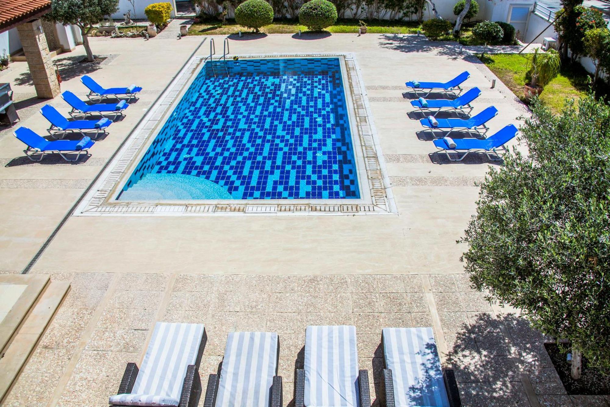 6 Bdr Villa With Tennis Court Paphos Exteriér fotografie