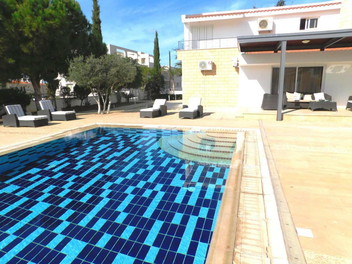 6 Bdr Villa With Tennis Court Paphos Exteriér fotografie