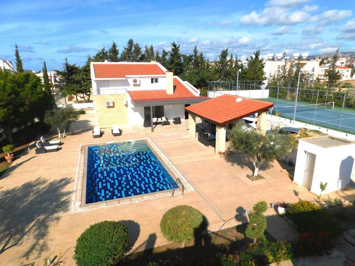 6 Bdr Villa With Tennis Court Paphos Exteriér fotografie